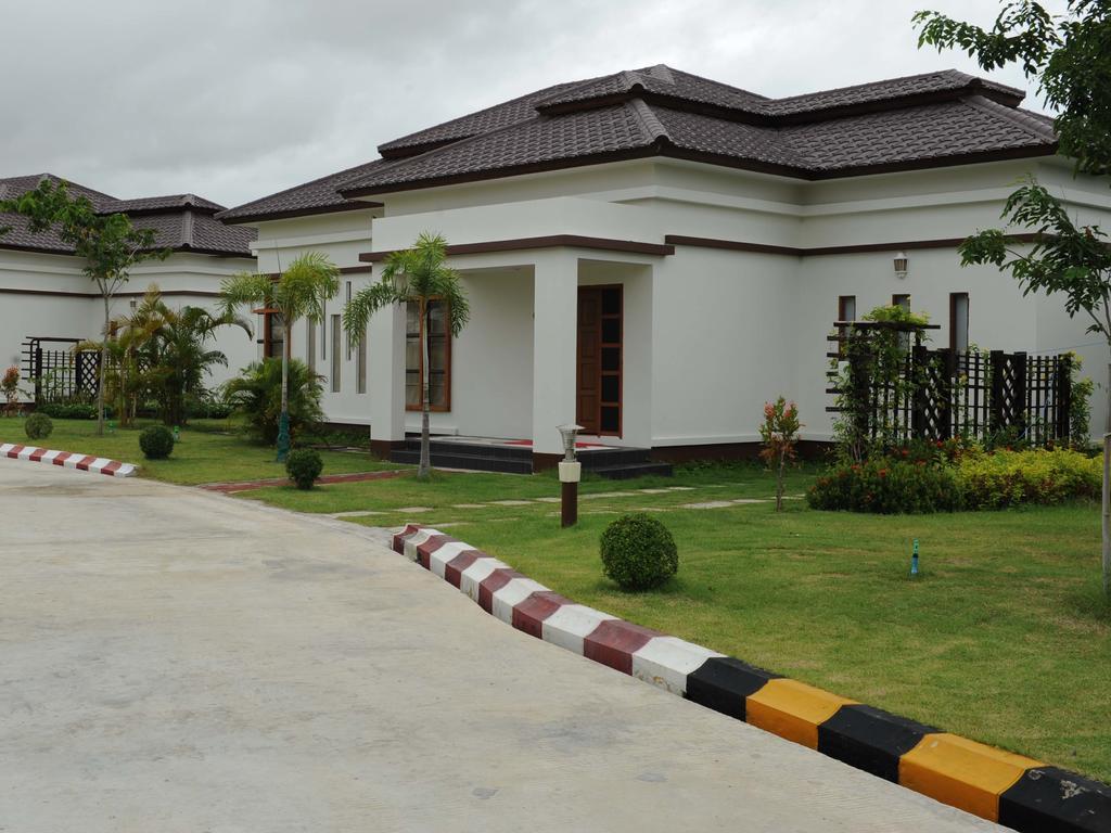 The Golden Lake Hotel Naypyidaw Luaran gambar