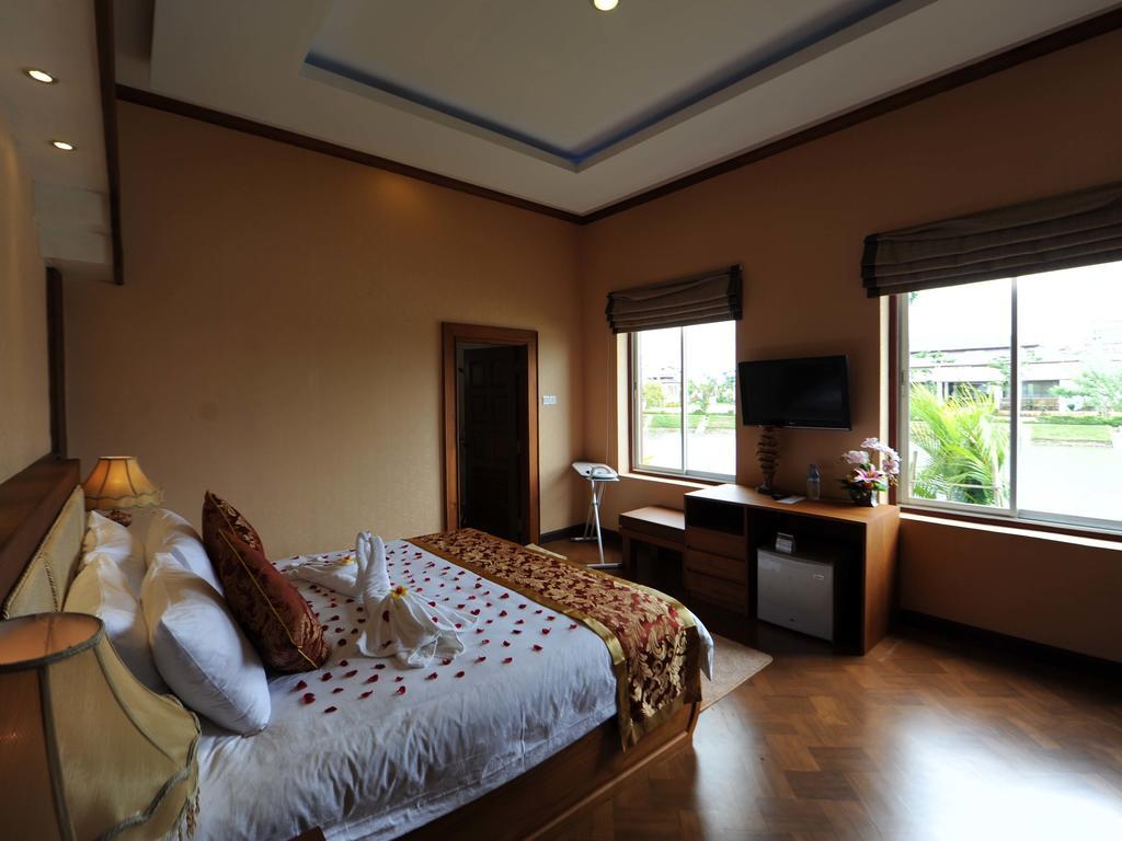 The Golden Lake Hotel Naypyidaw Luaran gambar