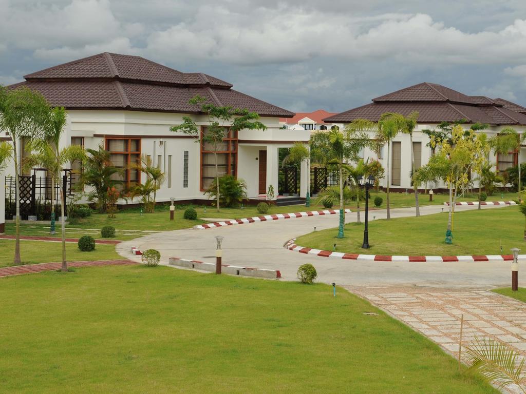 The Golden Lake Hotel Naypyidaw Luaran gambar