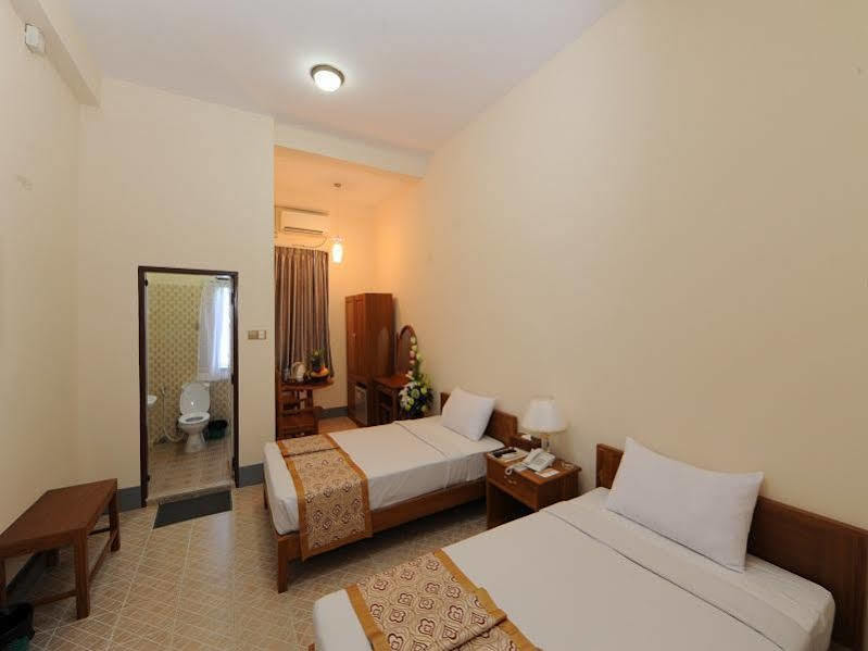 The Golden Lake Hotel Naypyidaw Luaran gambar