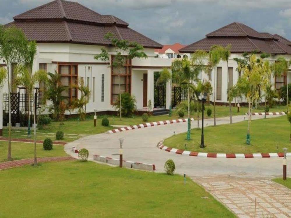 The Golden Lake Hotel Naypyidaw Luaran gambar
